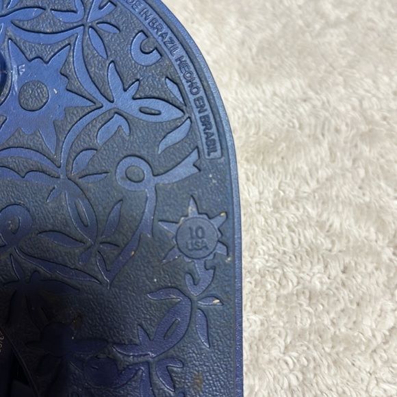 Blue rubber toe sandals size 10 - Picture 5 of 5